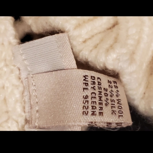 UGG Australia Scarf Cashmere Silk Wool - Picture 4 of 4